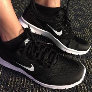 Women’s Nike sneakers